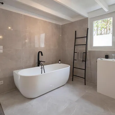 Martiniere * Saint-Georges-des-Côteaux